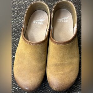 Dansko Brenna Tan Burnished Suede 37